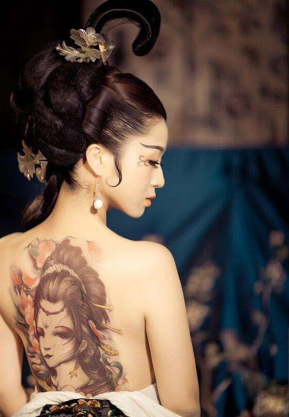 Những hình xăm cô gái Trung Hoa đẹp nhất trong năm 2024