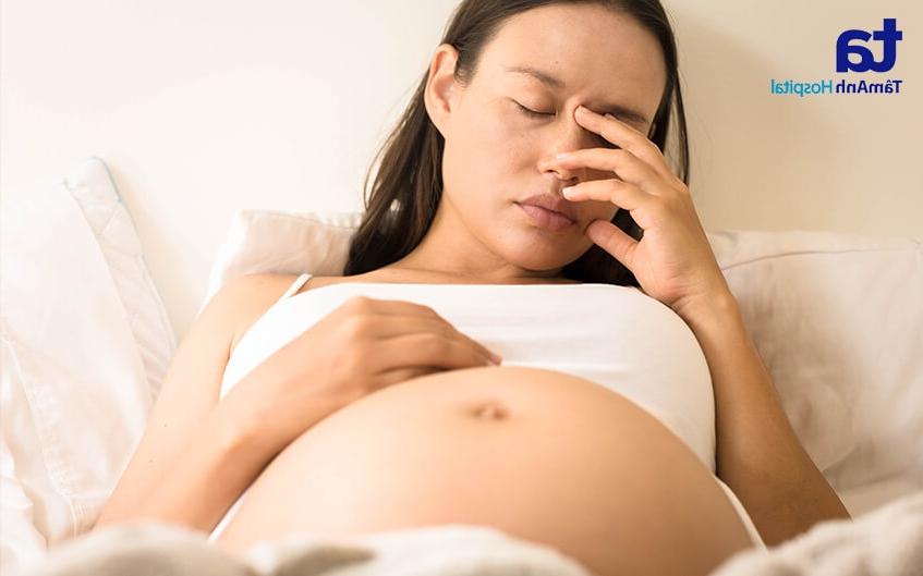 phụ nữ mang thai dễ bị chóng mặt buồn nôn